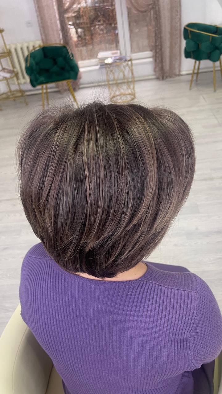 Short layered hair with perfect volume